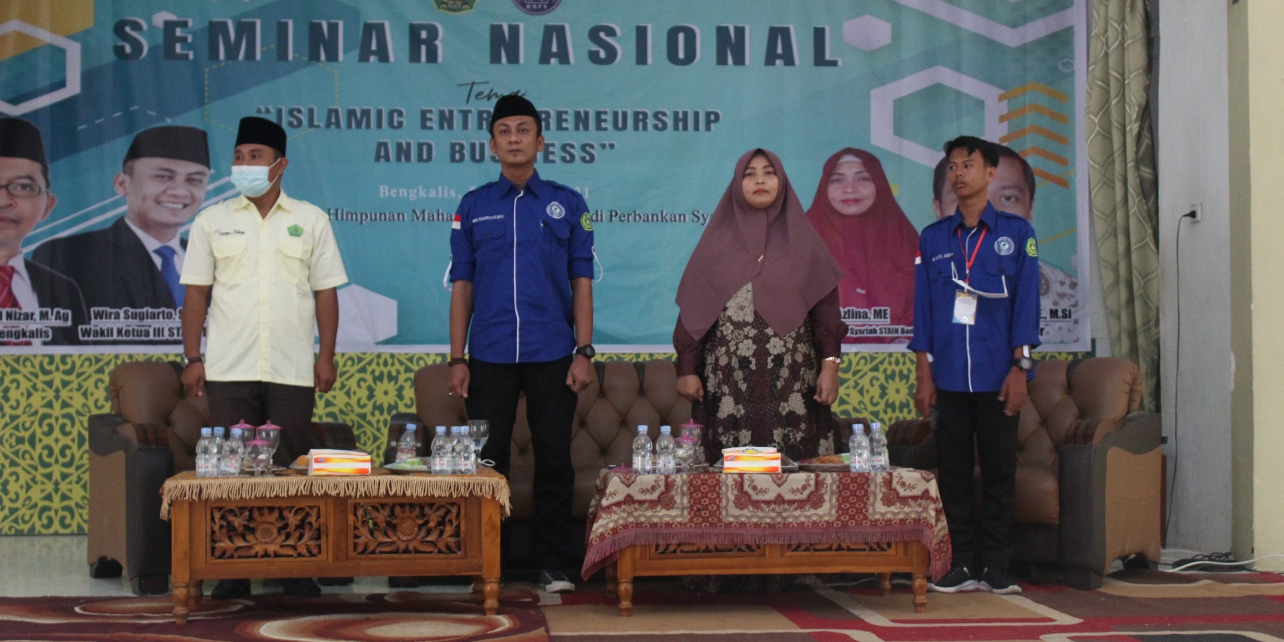 Seminar Nasional HMPS Perbankan Syariah, Islamic Entrepreneurship and Business