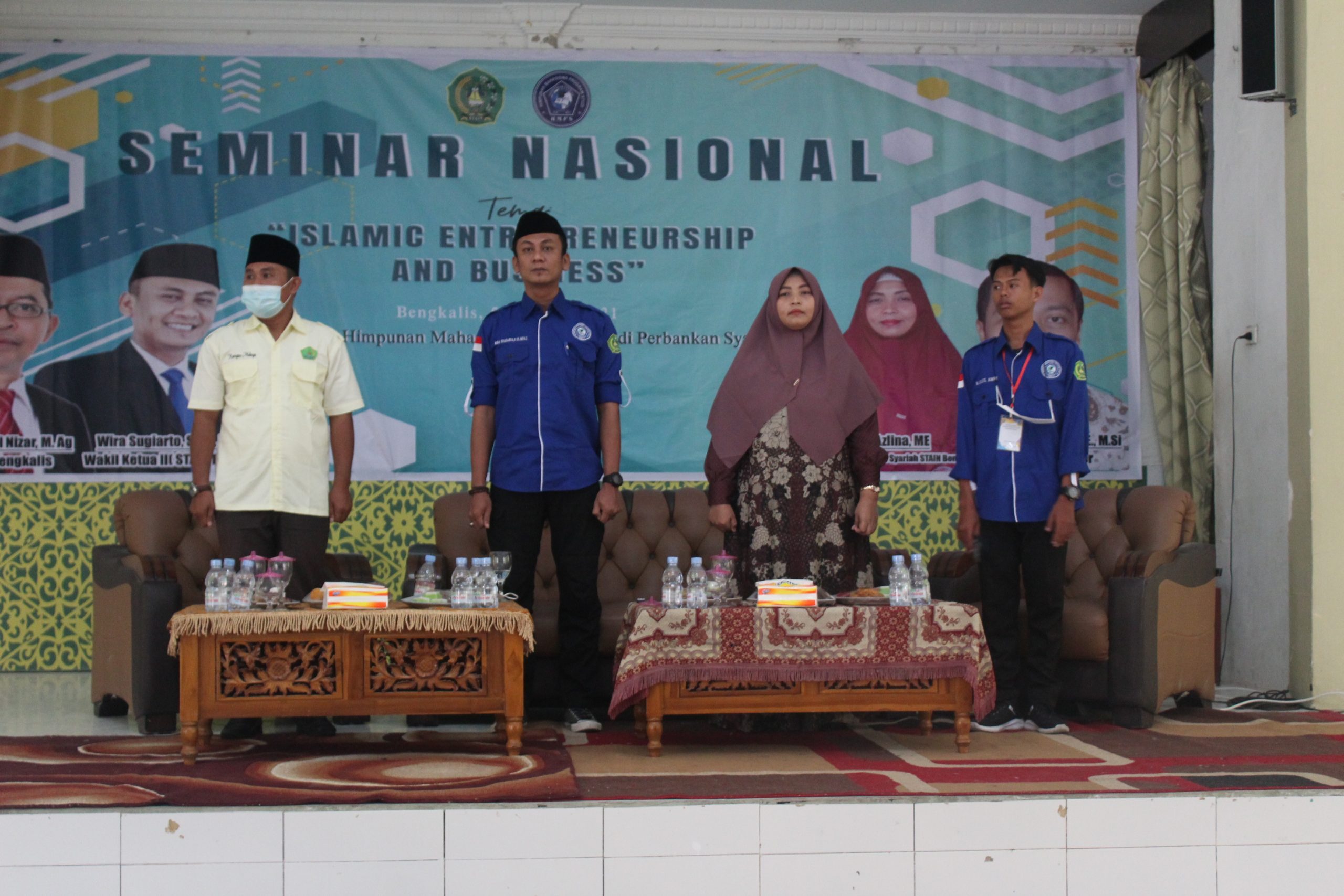 Seminar Nasional HMPS Perbankan Syariah, Islamic Entrepreneurship and Business