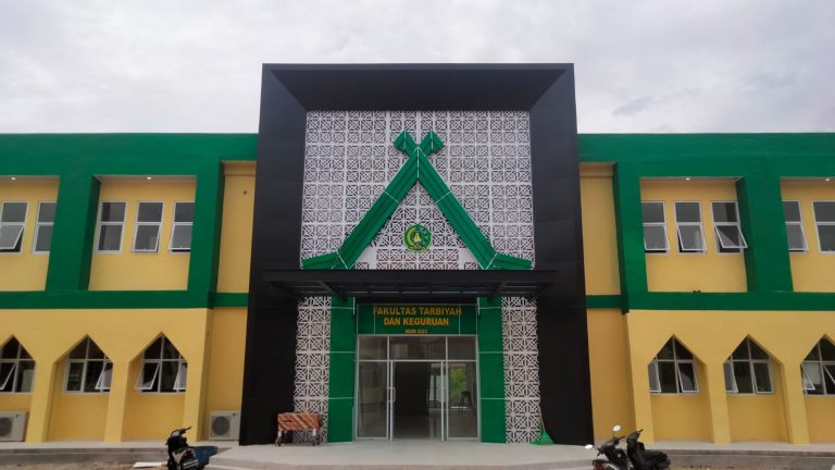 Gedung Fakultas Tarbiyah dan Keguruan (1)