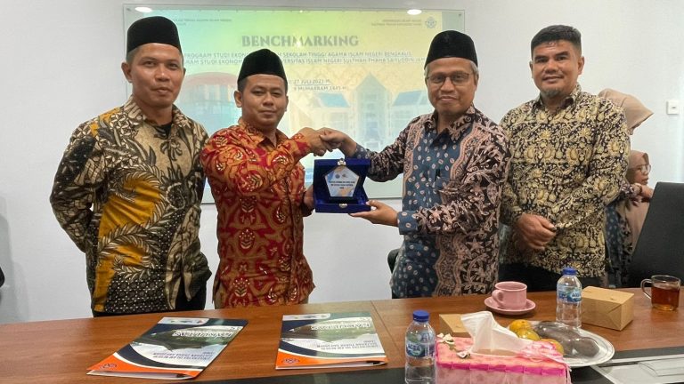 Benchmarking SEI; Upaya Mewujudkan Akreditasi Unggul Program Studi Ekonomi Syariah STAIN Bengkalis (3)