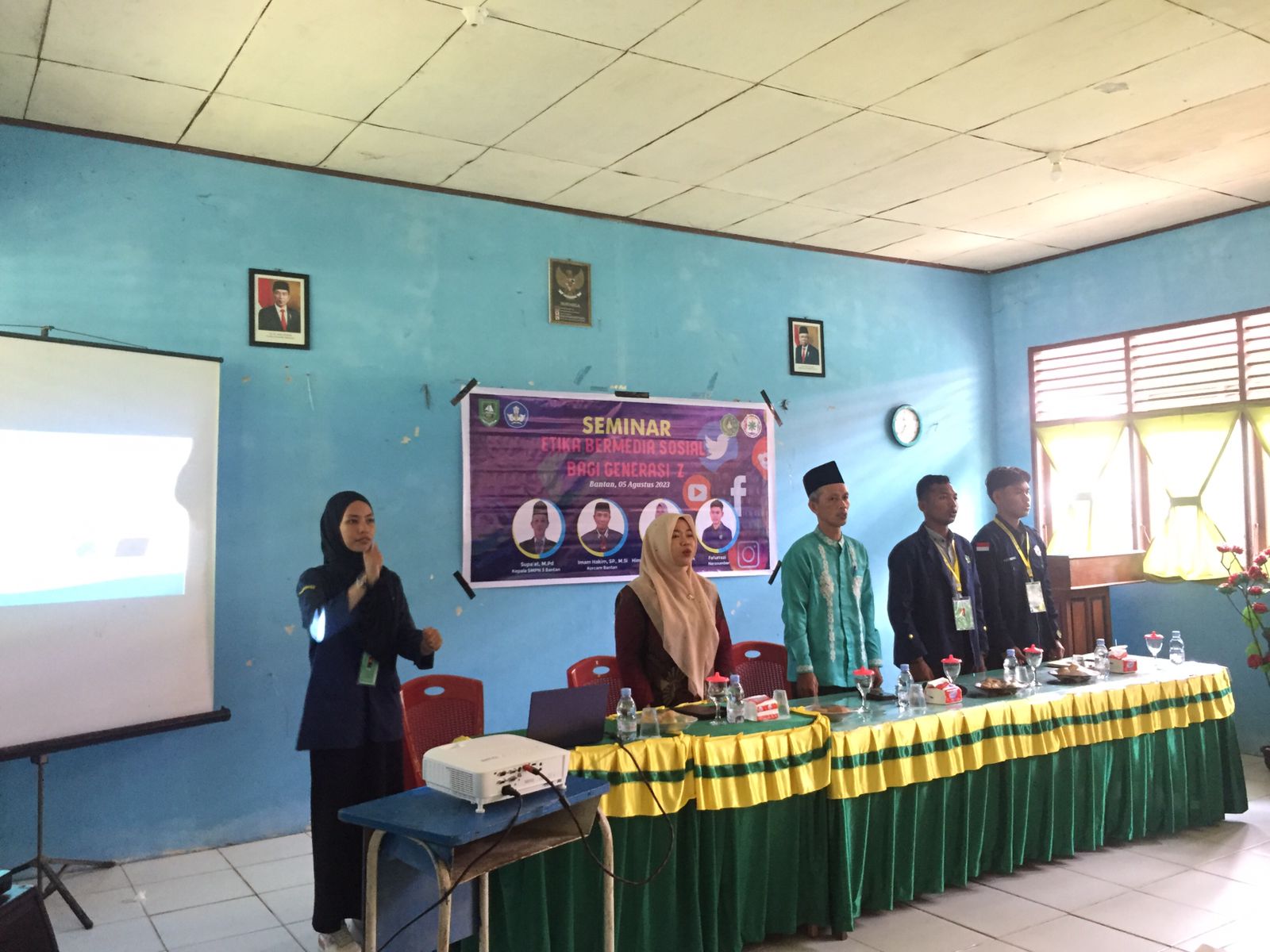 Kunjungi SMPN 03 Bantan, Mahasiswa KKN Desa Bantan Tengah Taja Seminar Etika Bermedia Sosial Bagi Generasi Z (1)
