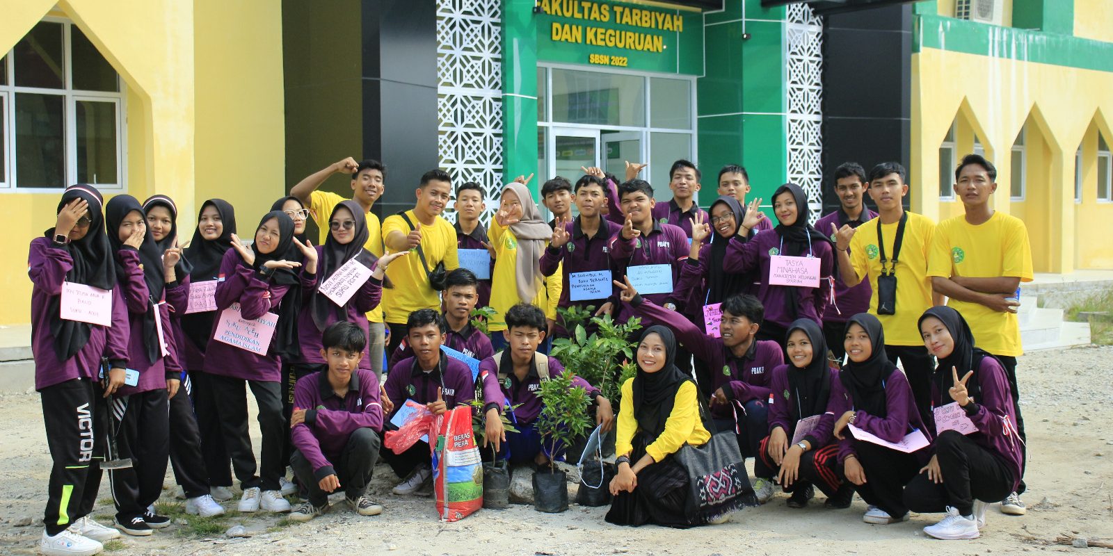 Peduli Lingkungan, Peserta PBAK Lakukan Penanaman Pohon di Lingkungan STAIN Bengkalis (2)