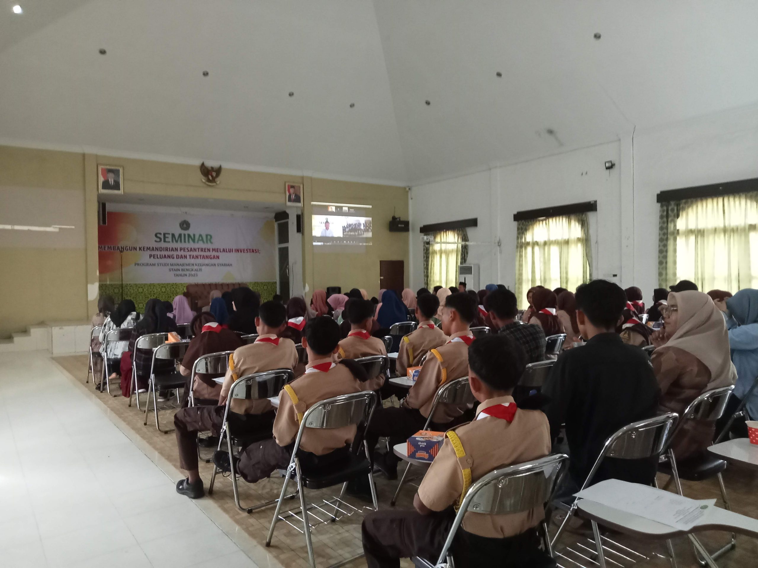 Sempena HSN, Prodi MKSy Taja Seminar Membangun Kemandirian Pesantren Melalui Investasi (4)