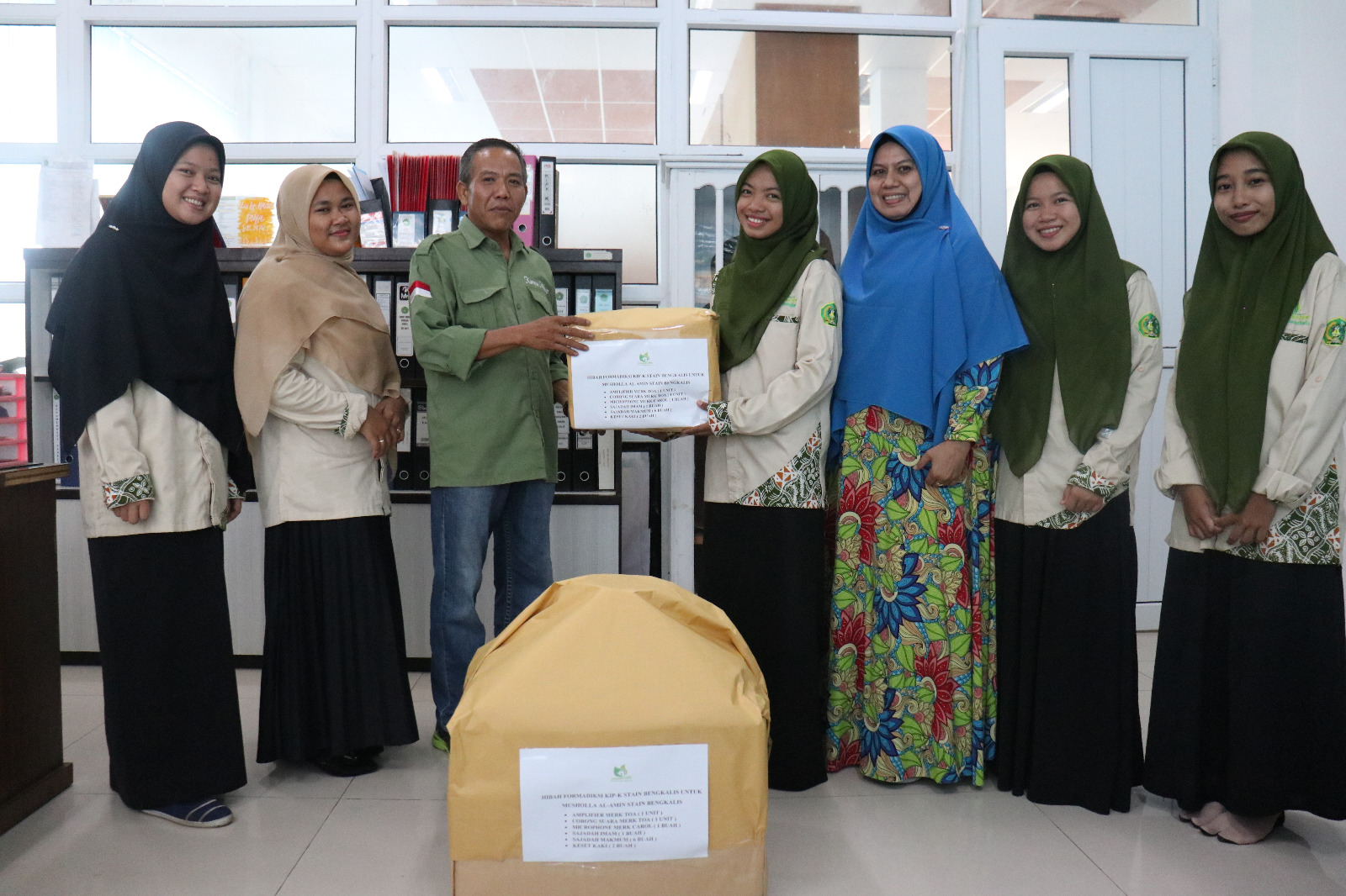 Program Kerja 2023, Formadiksi KIP-K STAIN Bengkalis Serahkan Hibah ke Musholla Al-Amin