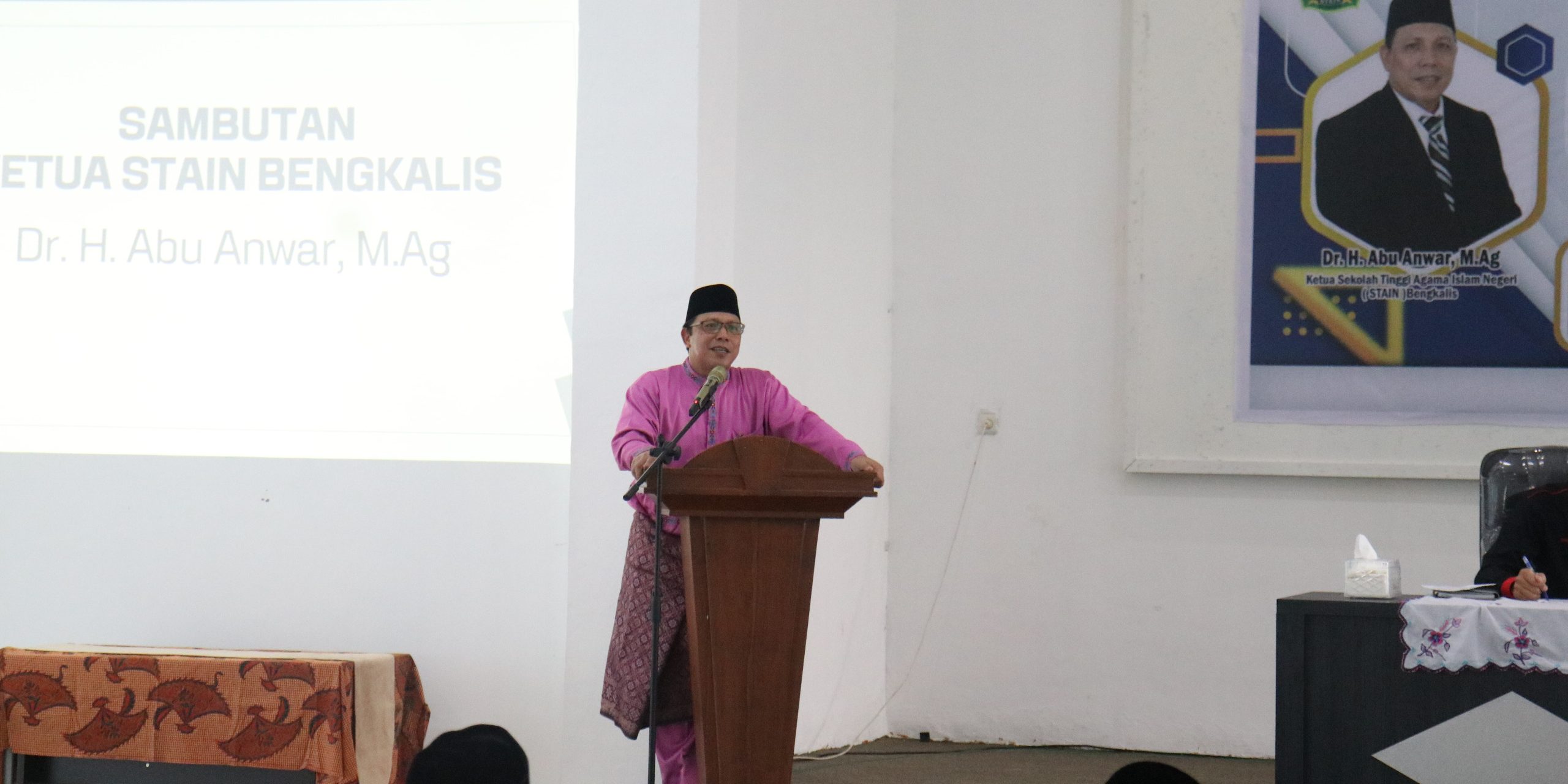 Dr. H. Abu Anwar, M.Ag