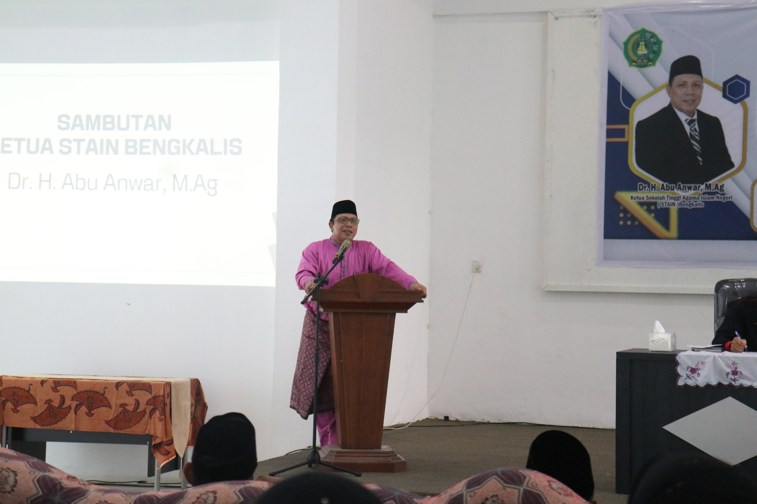 Dr. H. Abu Anwar, M.Ag