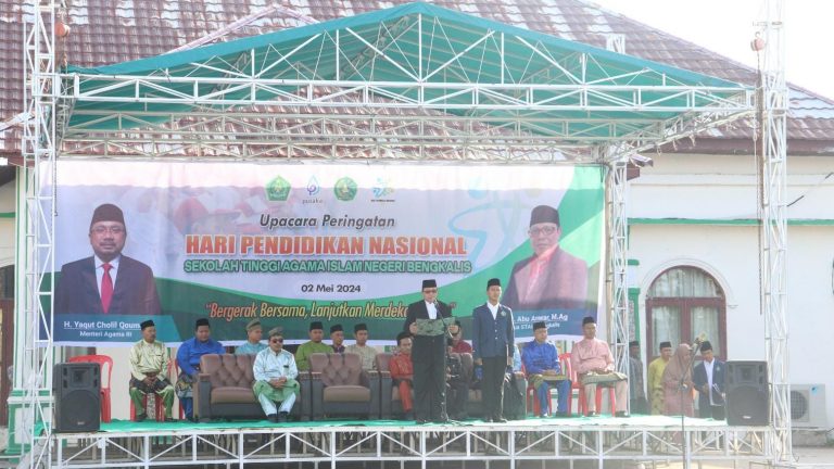 Gelar Upacara Peringatan Hardiknas, Ketua ; Refleksi tentang Esensi Pentingnya Pendidikan