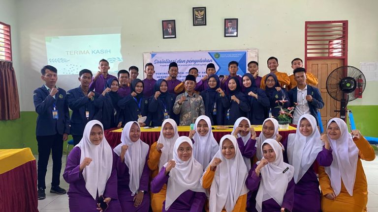 Lakukan Pengabdian Masyarakat, Mahasiswa Prodi Ekonomi Syariah Gelar Sosialisasi dan Penyuluhan Menumbuhkembangkan Minat Berwirausaha bagi Generasi Muda (3)