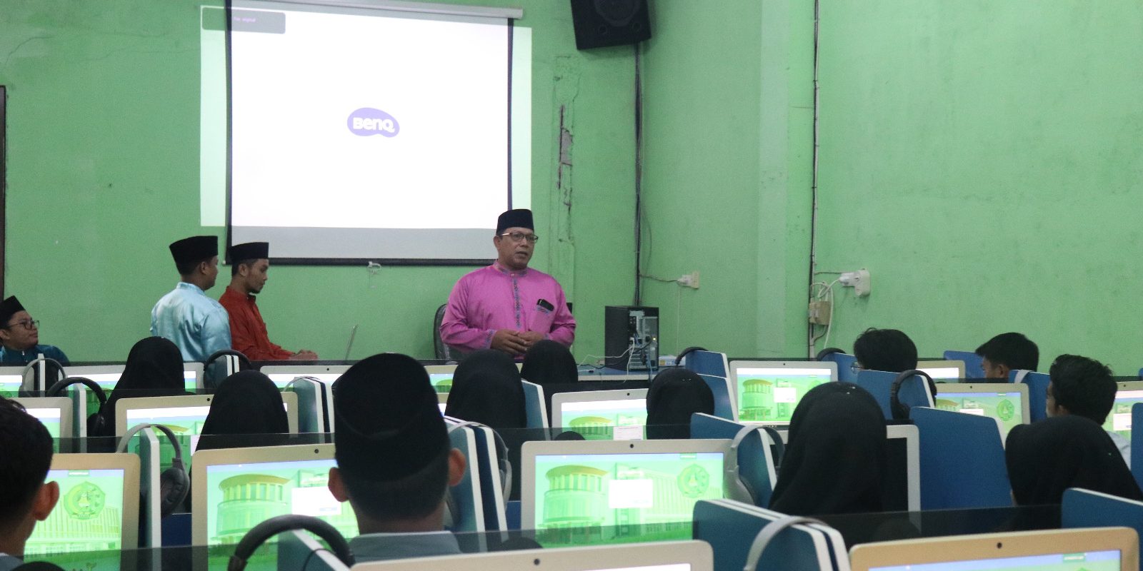 Ketua STAIN Bengkalis Pantau Pelaksanaan Ujian Masuk Jalur PMM Tahun 2024 (1)