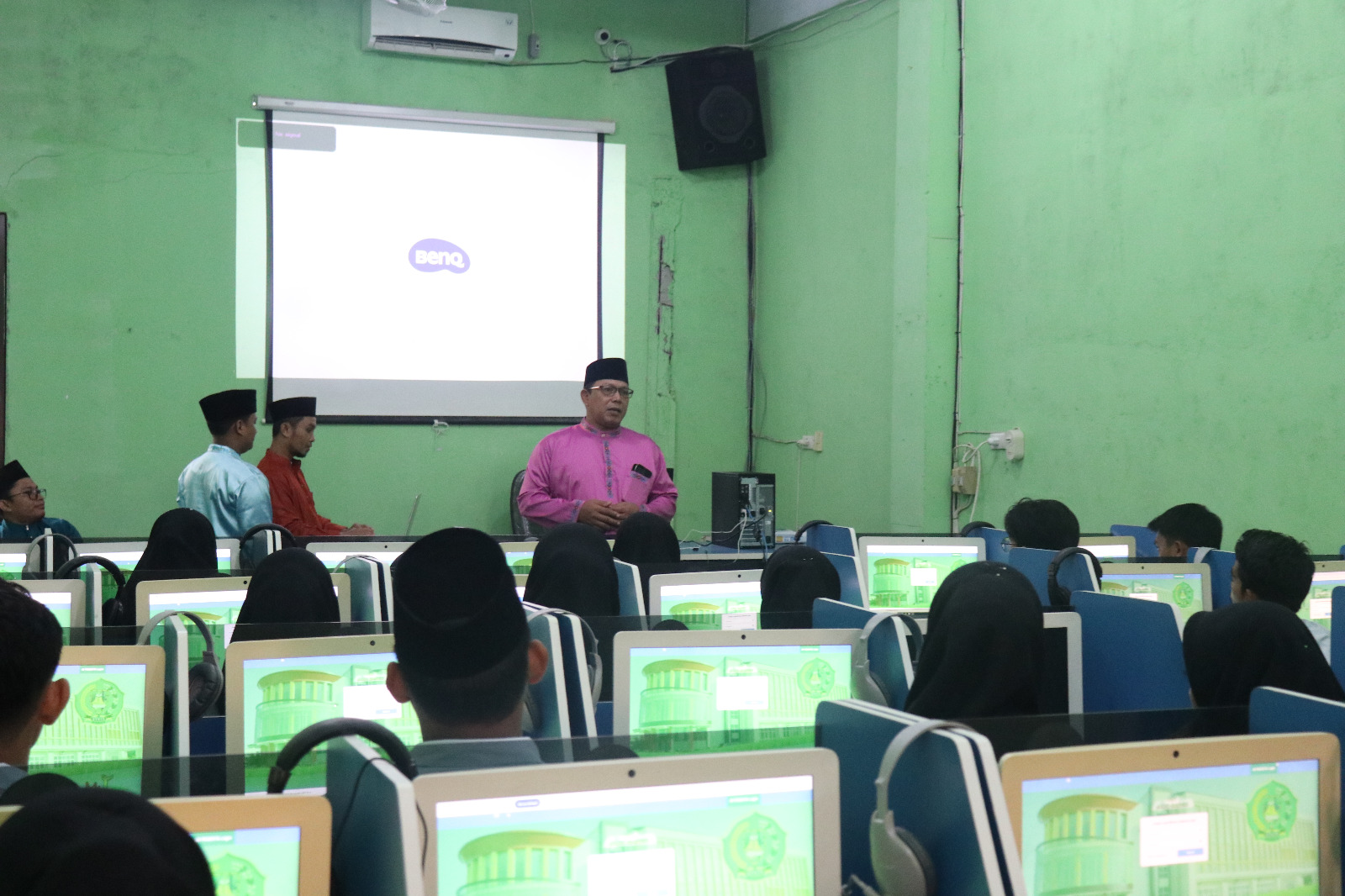 Ketua STAIN Bengkalis Pantau Pelaksanaan Ujian Masuk Jalur PMM Tahun 2024 (1)