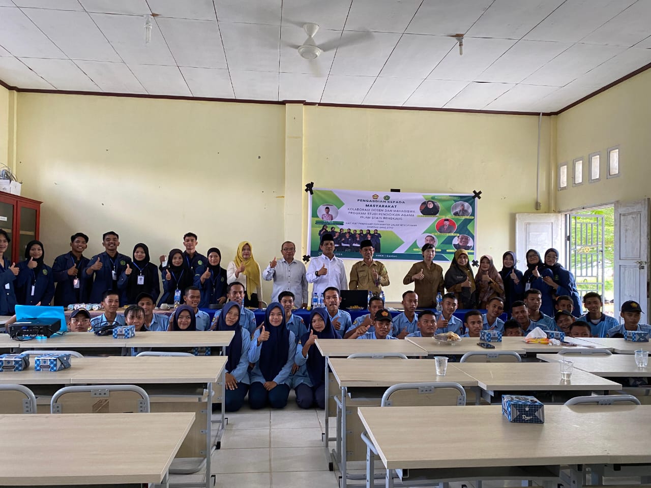 Kolaborasi Dosen dan Mahasiswa, Prodi PAI Taja Pengabdian Masyakarat di SMKN 1 Bantan