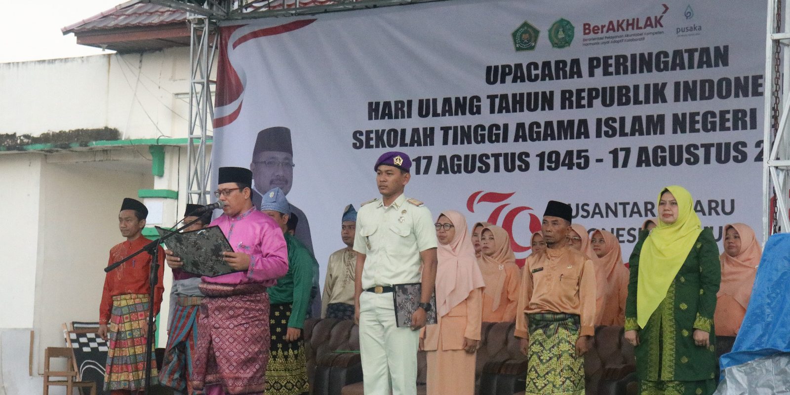 Berlangsung Khidmat, Ketua STAIN Bengkalis Pimpin Upacara Peringatan HUT RI ke-79 Tahun 2024 (7)