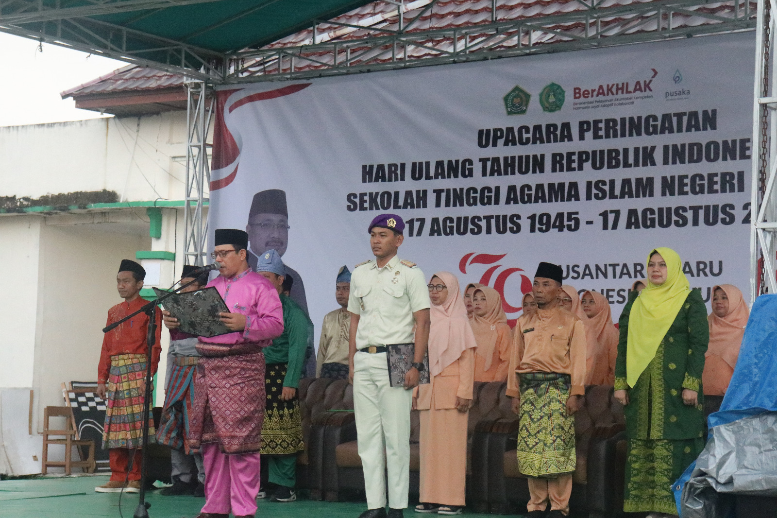 Berlangsung Khidmat, Ketua STAIN Bengkalis Pimpin Upacara Peringatan HUT RI ke-79 Tahun 2024 (7)