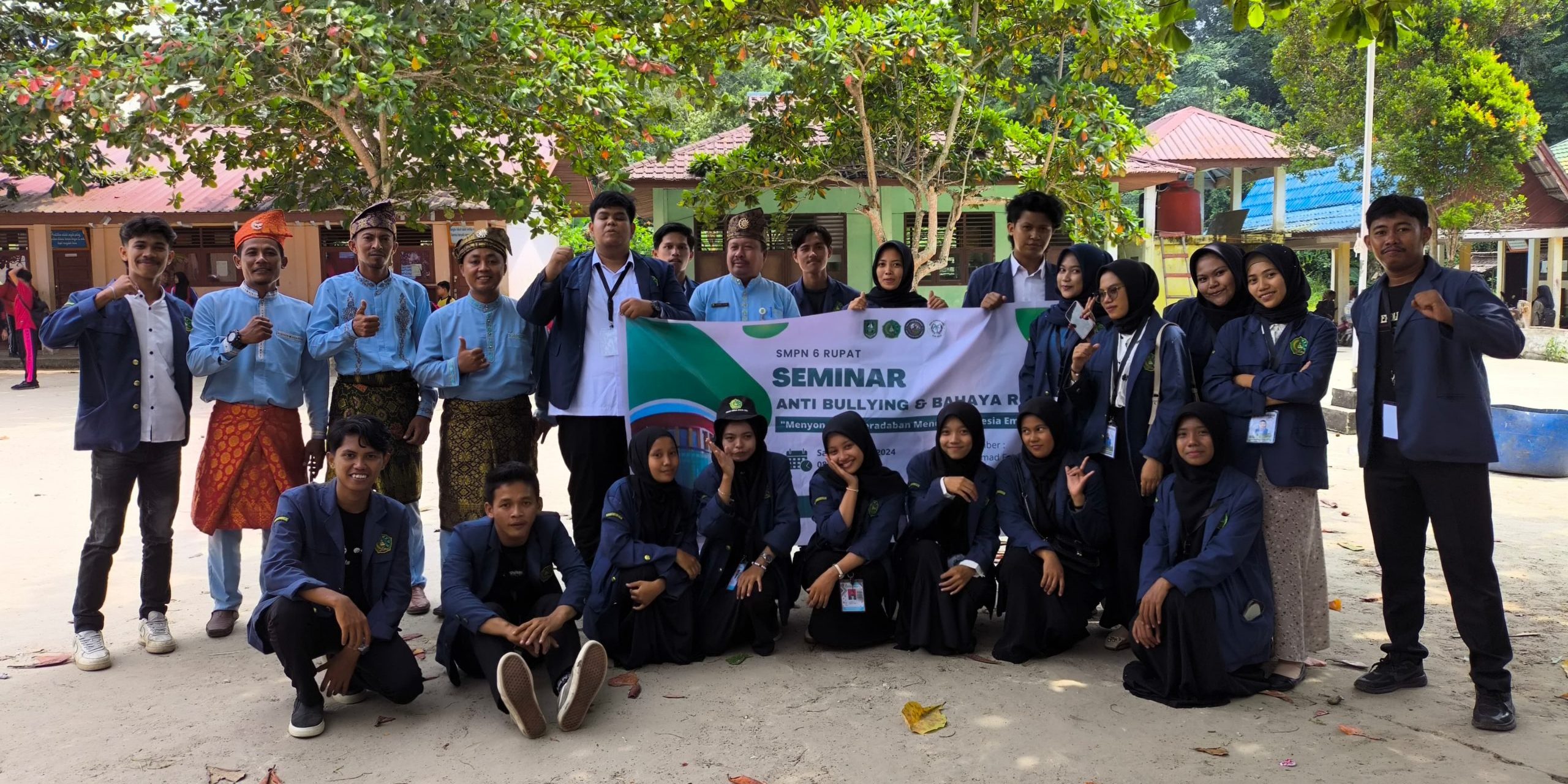 Mahasiswa KKN Desa Dungun Baru Kecamatan Rupat Taja Penyuluhan Anti Bullying dan Bahaya Rokok di SMPN 6 Rupat