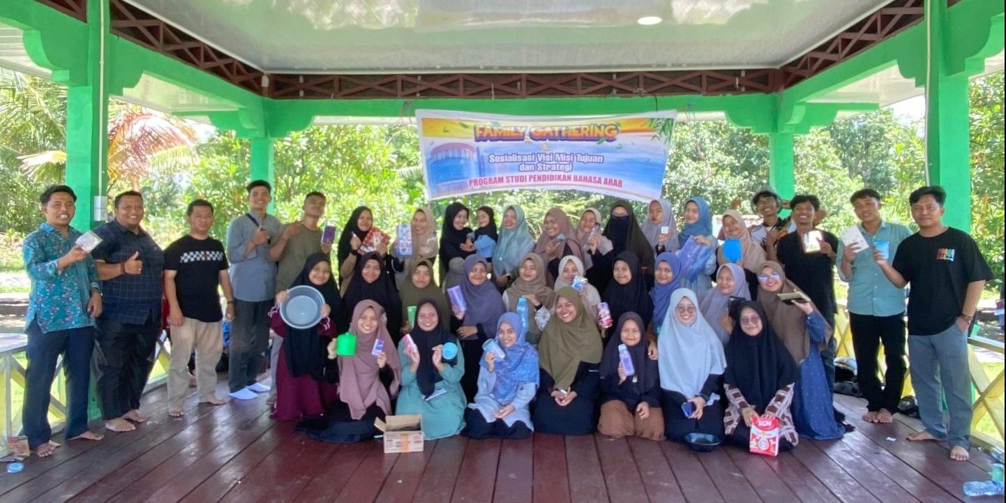 Prodi Pendidikan Bahasa Arab Sukses Gelar Family Gathering dan Sosialisasi Visi Misi di Pantai Indah Selat Baru (1)