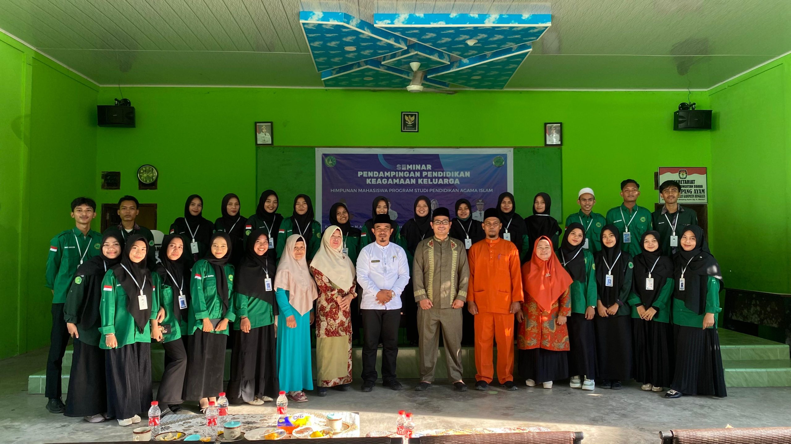 Hadir di Desa Simpang Ayam, HMPS PAI Taja Seminar Pendampingan Pendidikan Keagamaan Keluarga (1)