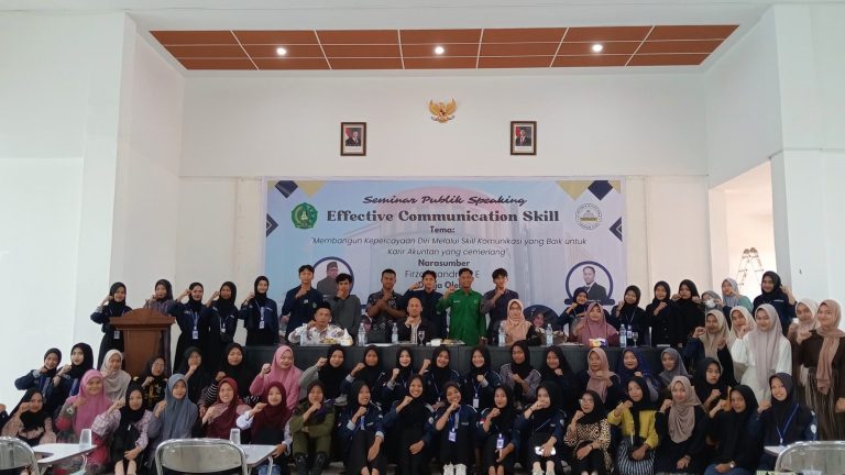Tingkatkan Kemampuan Soft Skill, Himpunan Mahasiswa Akuntansi Syariah Gelar Seminar Public Speaking (1)