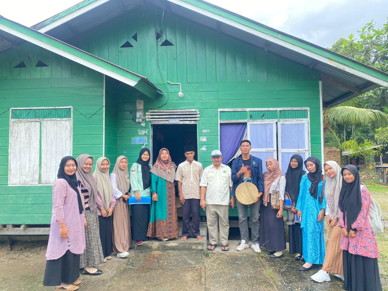 Prodi Sosiologi Agama STAIN Bengkalis Lakukan Kunjungan Lapangan Pengayaan Budaya Melayu Group Kompang Remaja Masjid di Desa Prapat Tunggal Bengkalis (1)