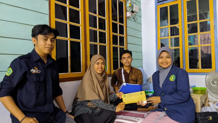 Wujud Kepedulian, EDSA dan DEMA STAIN Bengkalis Serahkan Donasi kepada Mahasiswa yang Terlibat Laka Lantas