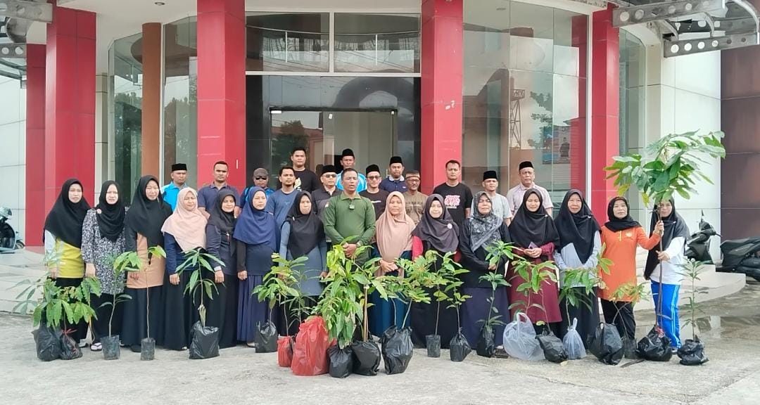 PPPK Tahap I STAIN Bengkalis Gelar Aksi Penanaman Pohon di Lingkungan Kampus (1)