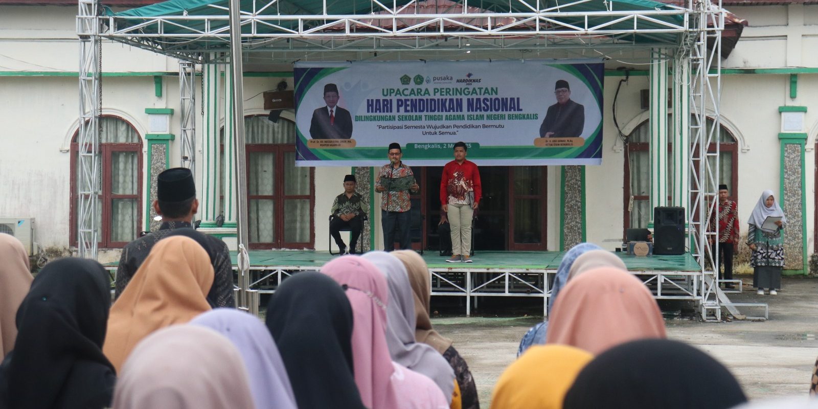 STAIN Bengkalis Gelar Upacara Peringatan Hari Pendidikan Nasional Tahun 2025 (3)
