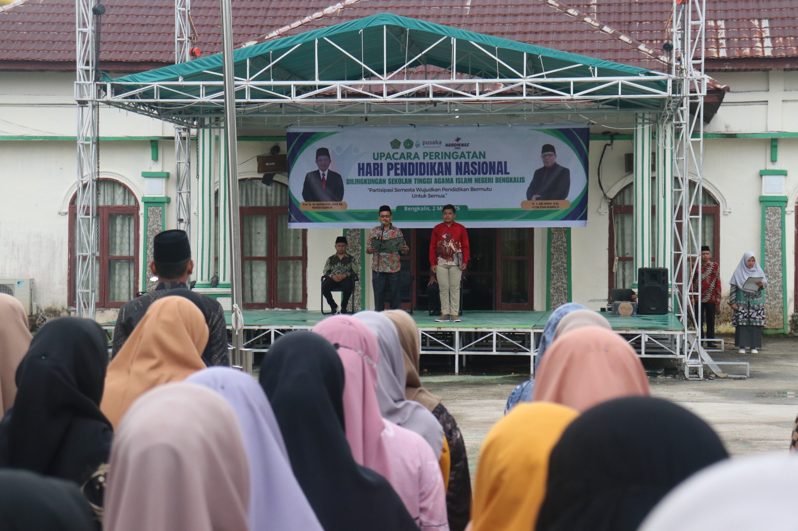 STAIN Bengkalis Gelar Upacara Peringatan Hari Pendidikan Nasional Tahun 2025 (3)