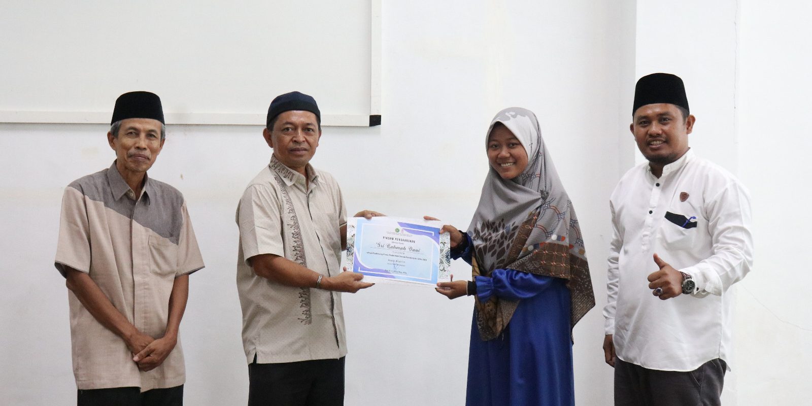 Dosen STAIN Bengkalis Terima Penghargaan Sebagai Pendampingan Proses Produk Halal Terbaik Tahun 2023 (1)