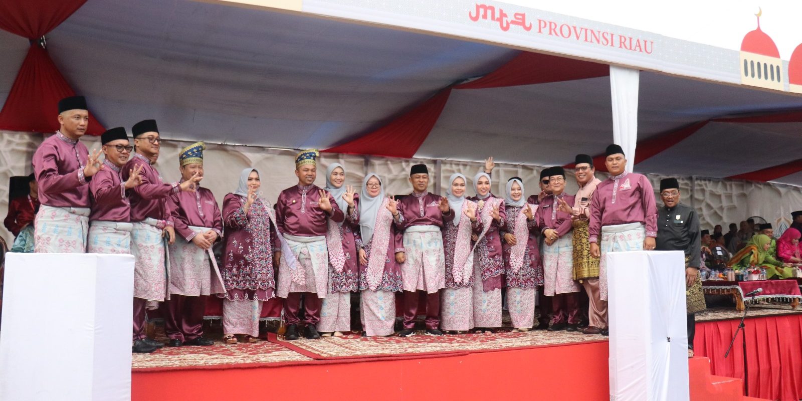 Rektor IAIN Datuk Laksemana Bengkalis Hadiri Pawai Ta’aruf MTQ ke-43 Provinsi Riau Tahun 2025 (2)