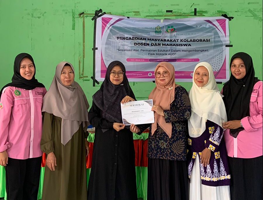 Sosialisasi Alat Permainan Edukatif dalam Mengembangkan Fisik Motorik AUD (2)