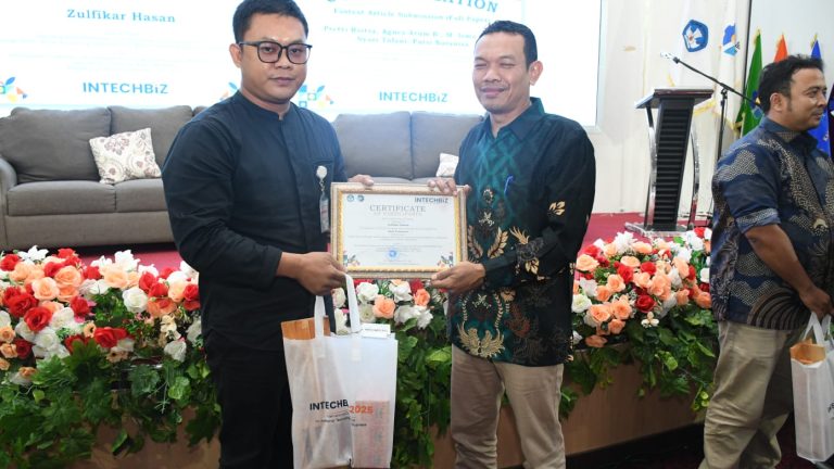 Dosen IAIN Datuk Laksemana Bengkalis Raih Best Presenter pada INTECHBIZ International Conference 2025 (2)