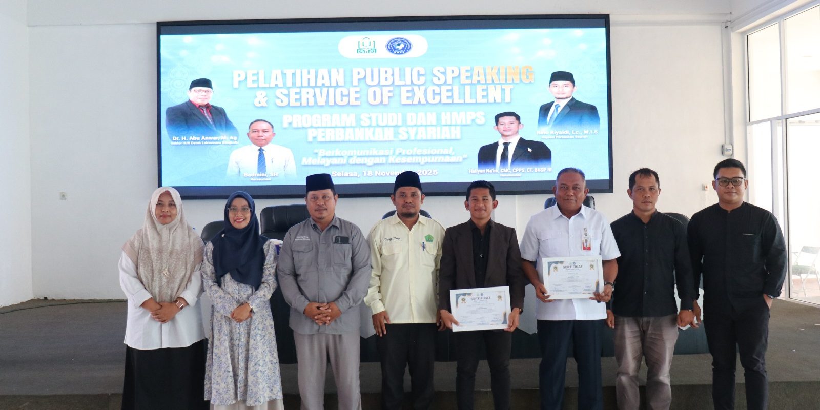 Tingkatkan Kompetensi Komunikasi, Prodi dan HMPS Perbankan Syariah Gelar Pelatihan Public Speaking dan Service Excellent (3)