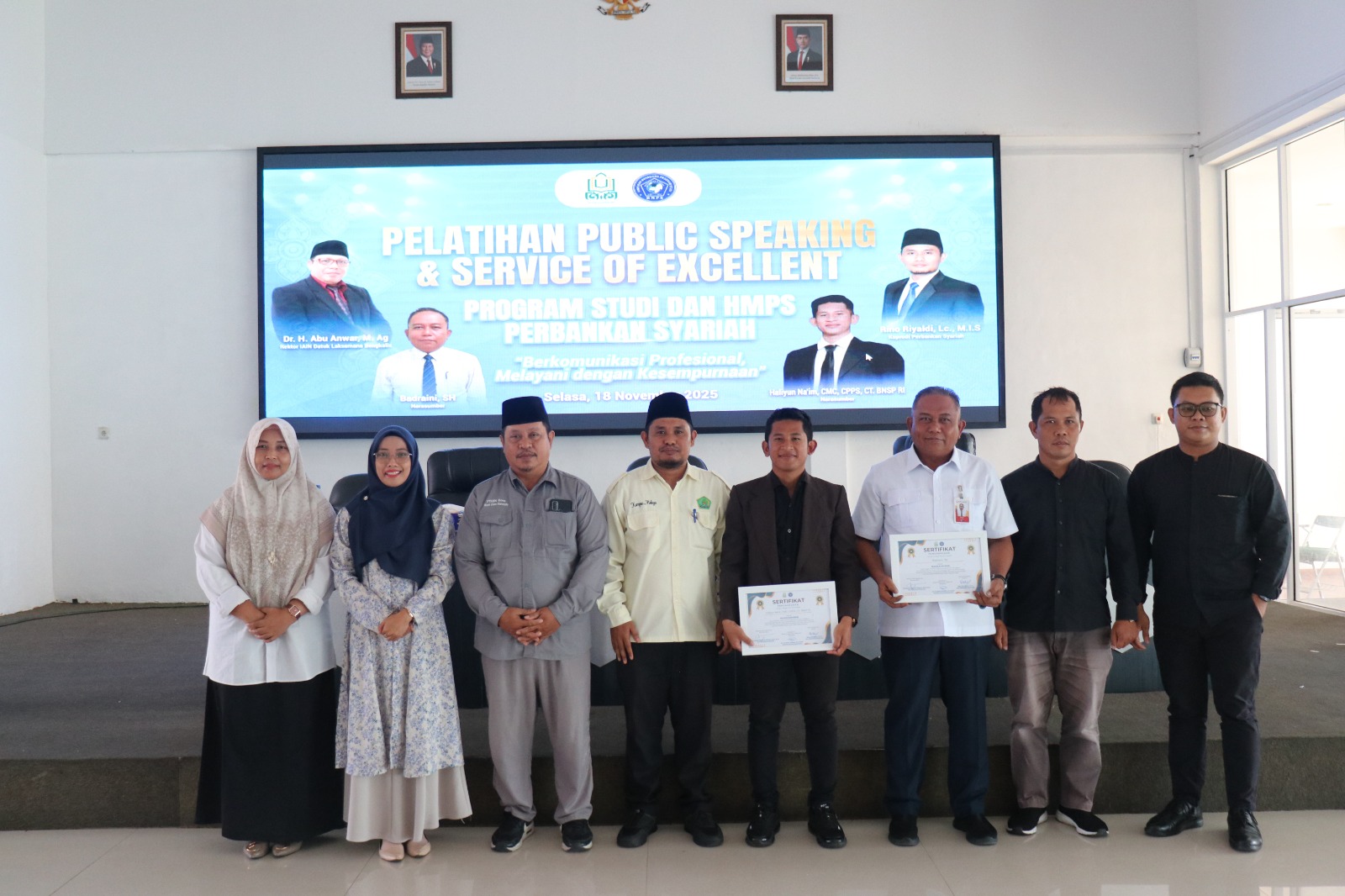 Tingkatkan Kompetensi Komunikasi, Prodi dan HMPS Perbankan Syariah Gelar Pelatihan Public Speaking dan Service Excellent (3)