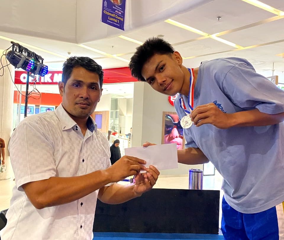 Mahasiswa IAIN DL Bengkalis Raih Juara 2 di Open Tournament Kickboxing Dumai 2025 (2)