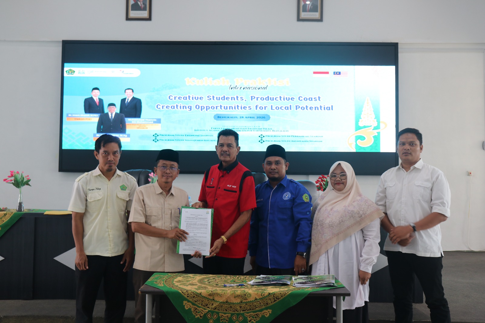 Fakultas Syariah dan Ekonomi Islam IAIN Datuk Laksemana Bengkalis Gelar Kuliah Praktisi Internasional, Dorong Mahasiswa Kreatif dan Produktif