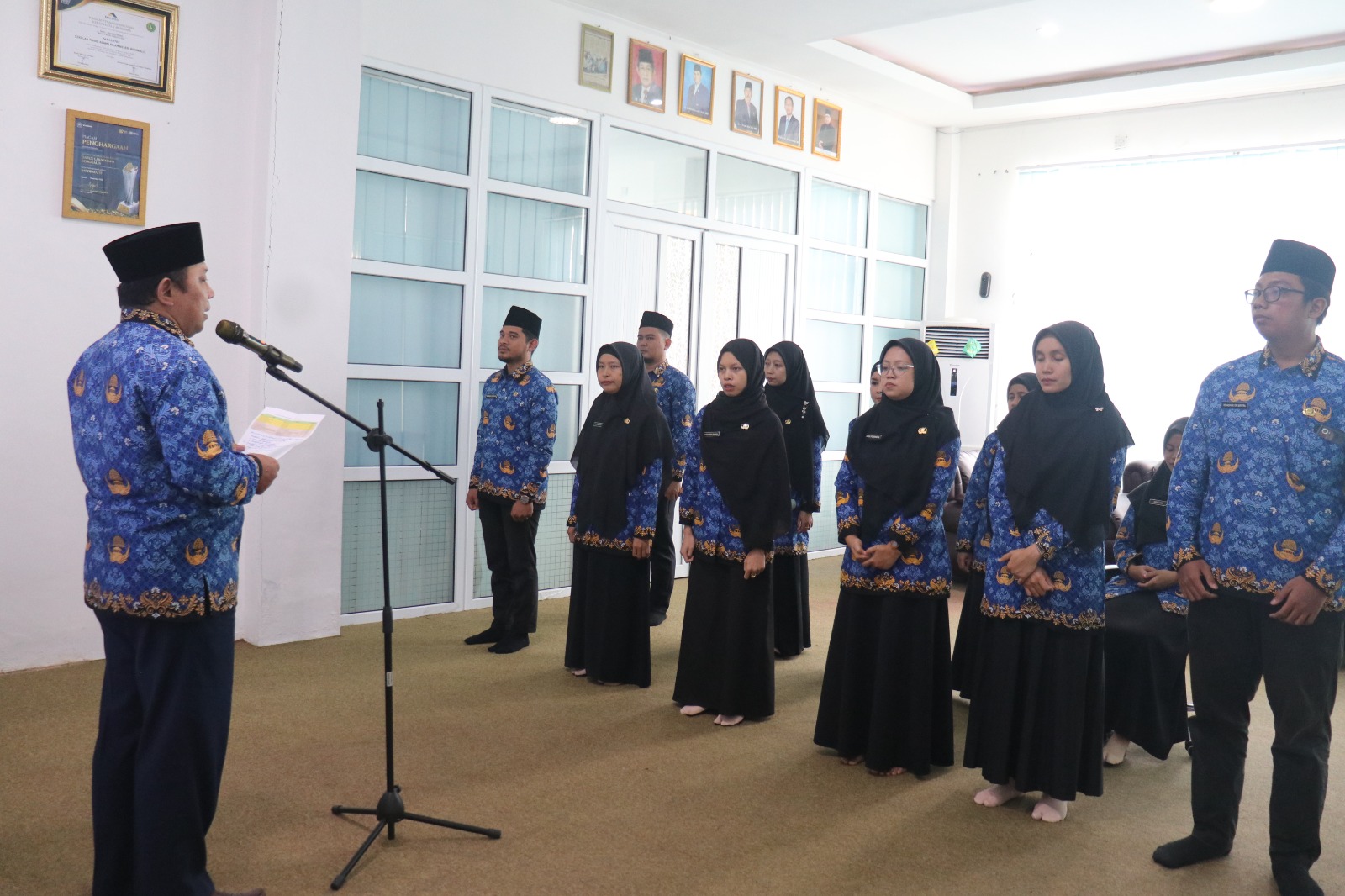 11 ASN Dilantik dalam Jabatan Fungsional, Rektor Tekankan Peningkatan Profesionalisme dan Kinerja (3)