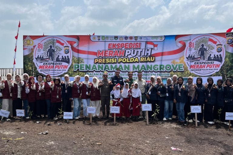Kolaborasi Mahasiswa KKN IAIN Datuk Laksemana Bengkalis dengan Polri Rangsang dalam Penyambutan Ekspedisi Merah Putih Presisi (2)