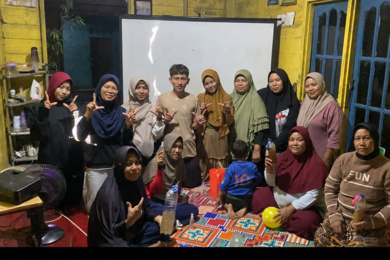 Mahasiswa KKN IAIN Datuk Laksemana Bengkalis Gelar Workshop Pembuatan Pupuk di Dusun 1 Dakap Pangkalan Balai